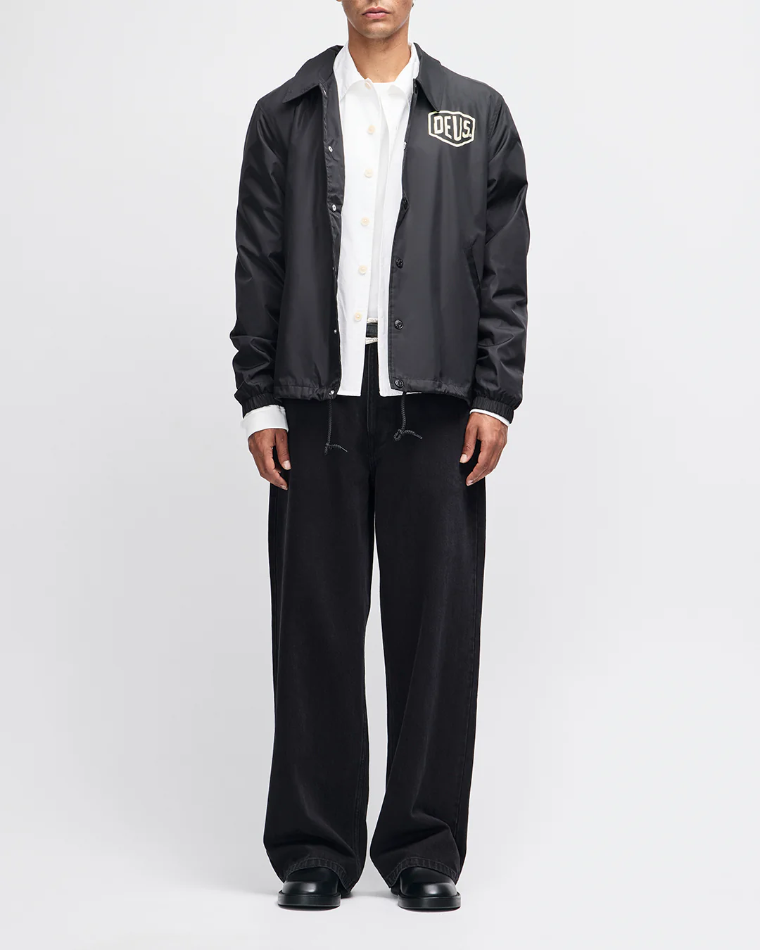 Camperdown Coach - Black - Image 10